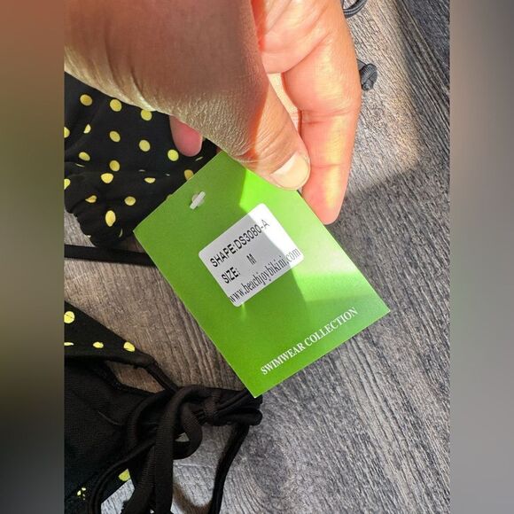 Black and yellow bikini #20 - Picture 3 of 10